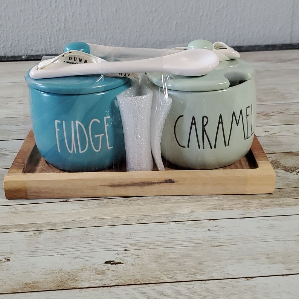 NEW NWT‎ Rae Dunn FUDGE and CARAMEL Jars Serving Set on Wood Tray with Spoons